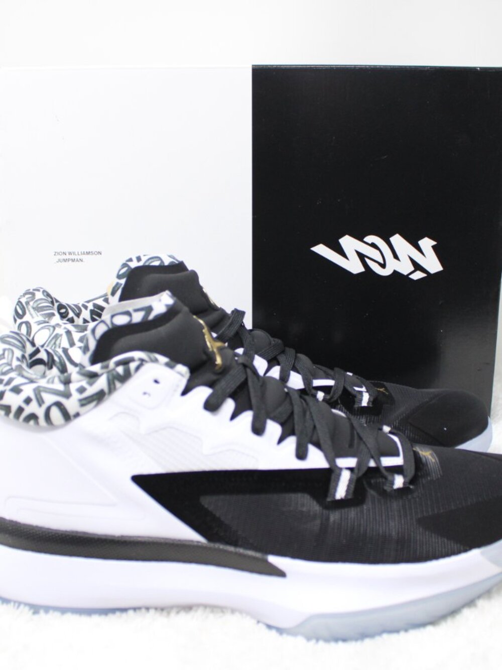 Jordon ZION 1 Shoes New w/ Box Mens 13 Black/White/Metallic‎ Gold Basketball